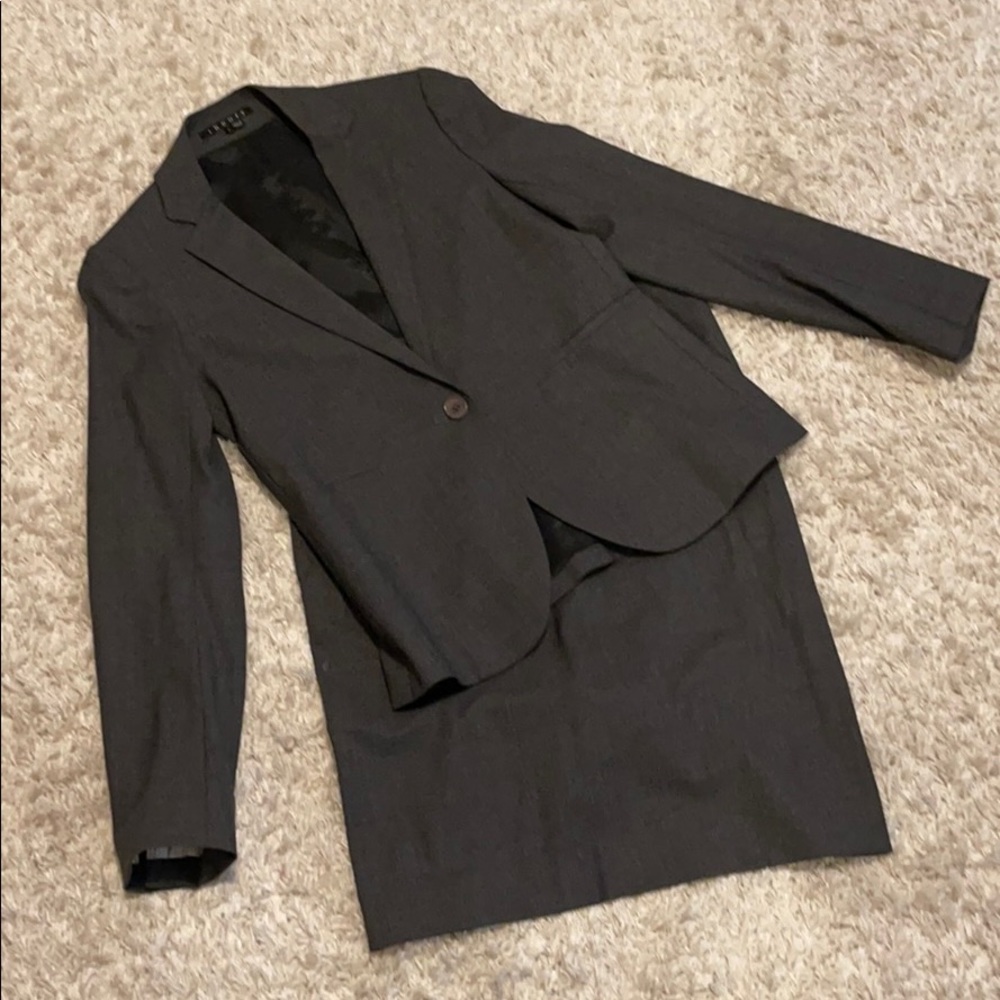 Theory dress suit
